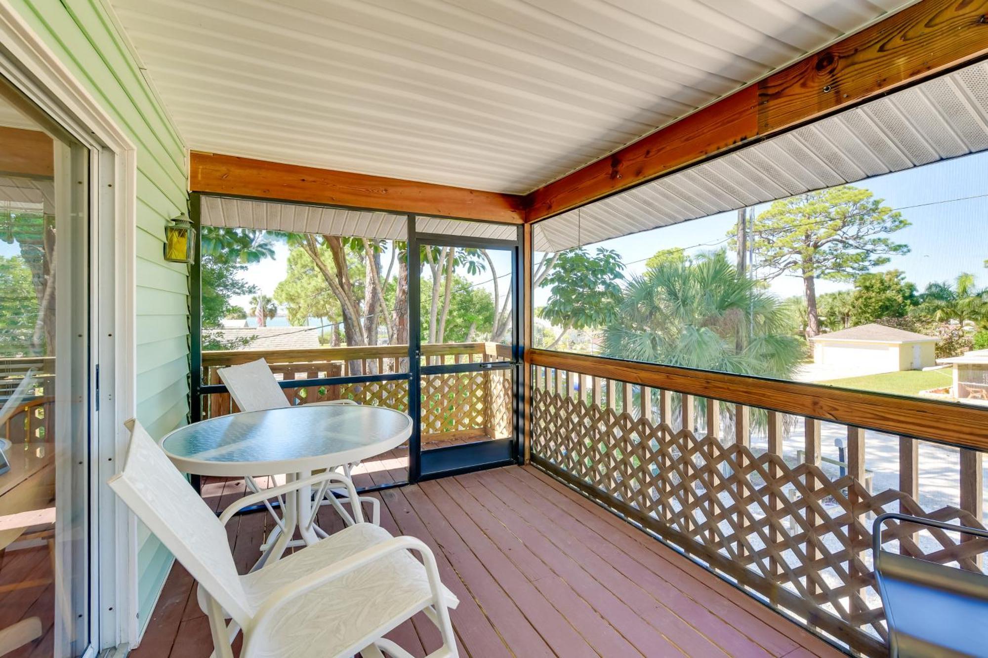 Coastal Oasis With Shared Pool, 2 Mi To Beach! 엥글우드 외부 사진